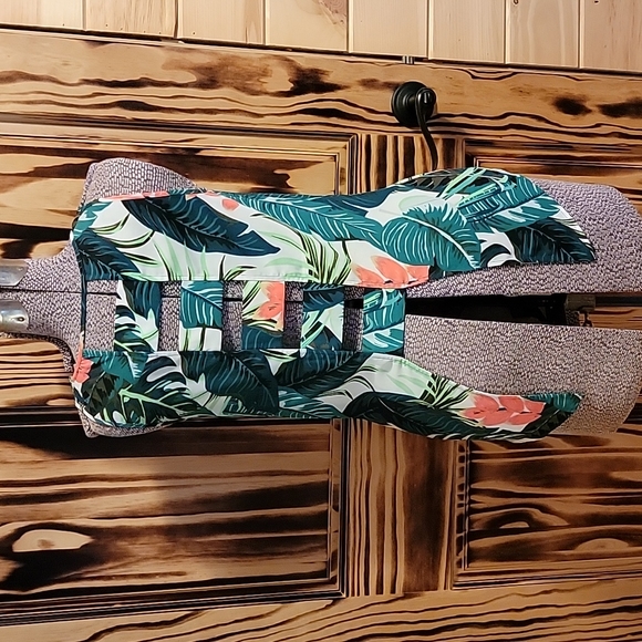 Express Tank Top - Picture 2 of 4